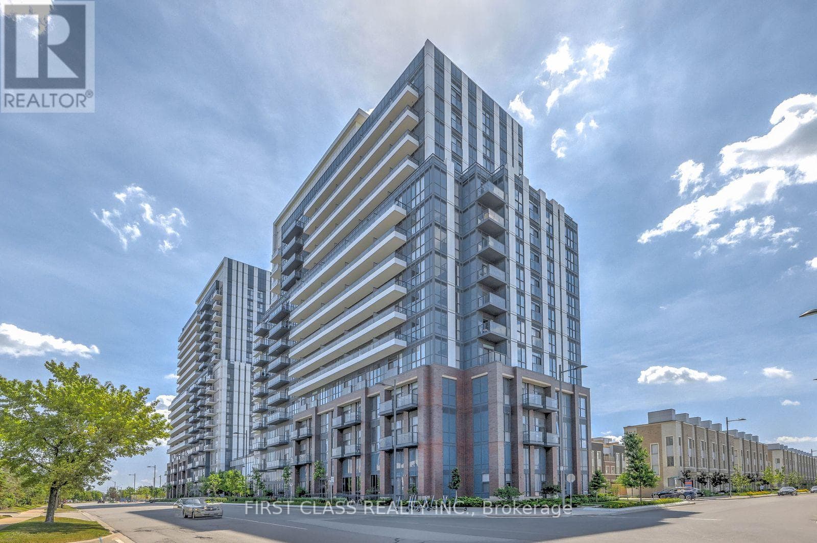 506 - 10 HONEYCRISP CRESCENT — Vaughan (Vaughan Corporate Centre), Ontario - Main photo