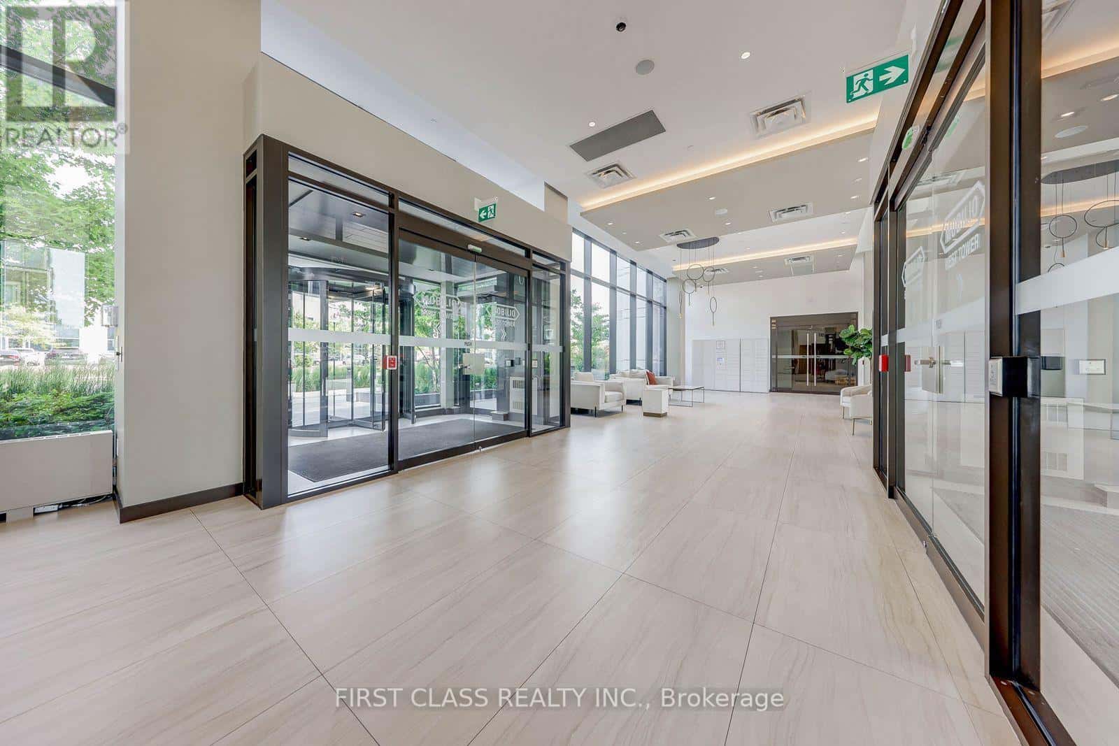 506 - 10 HONEYCRISP CRESCENT — Vaughan (Vaughan Corporate Centre), Ontario - Photo 4 of 30