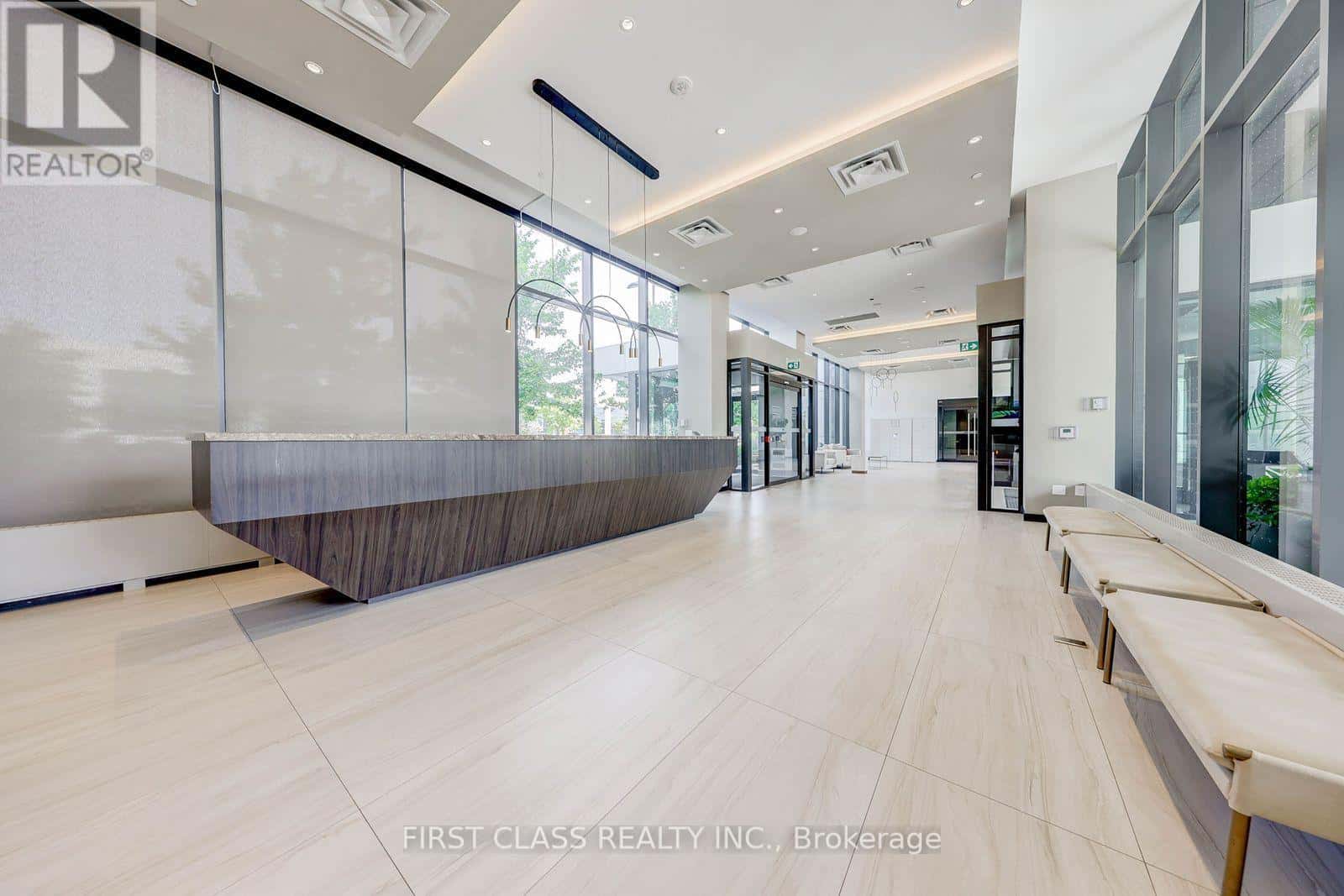 506 - 10 HONEYCRISP CRESCENT — Vaughan (Vaughan Corporate Centre), Ontario - Photo 5 of 30