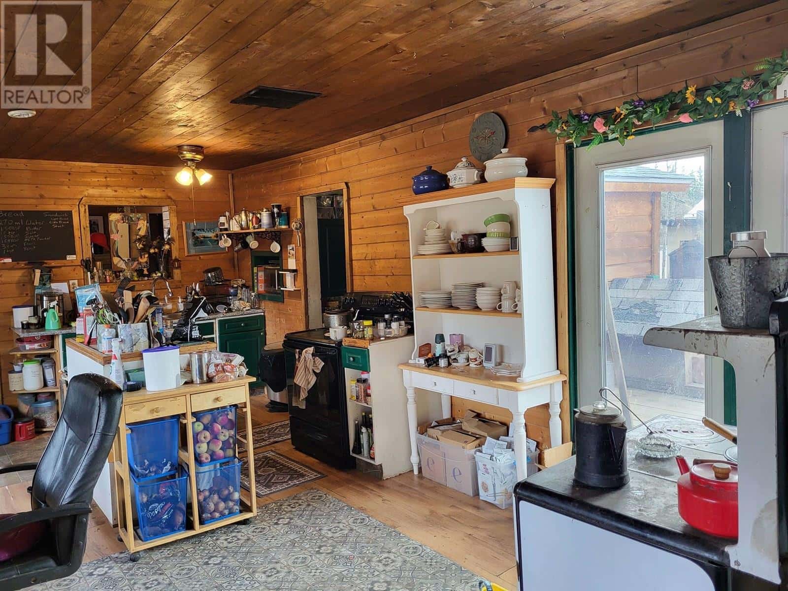 58164 EAKIN SETTLEMENT ROAD — Burns Lake, British Columbia - Photo 3 of 33