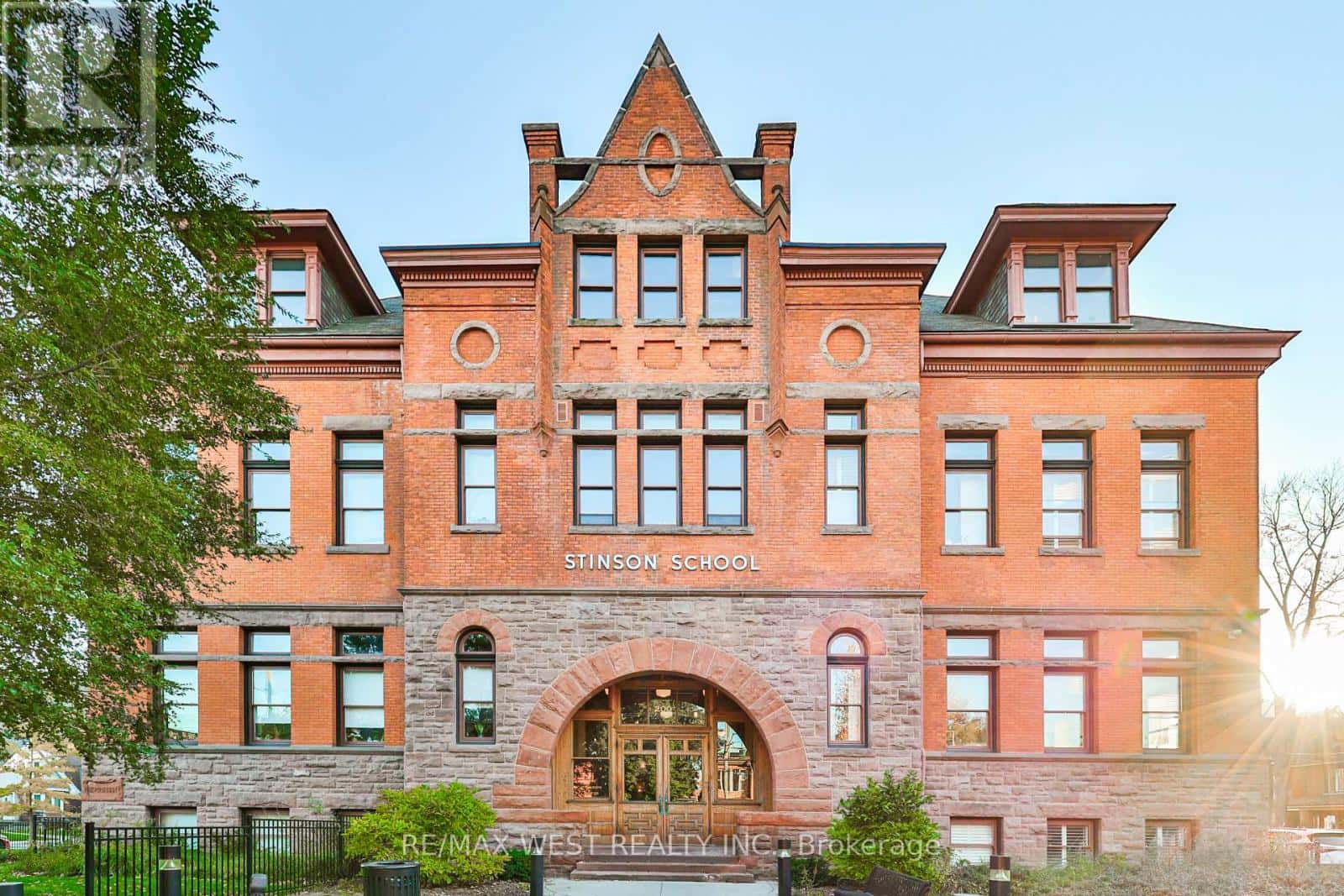 318 - 200 STINSON STREET — Hamilton (Stinson), Ontario - Photo 2 of 42