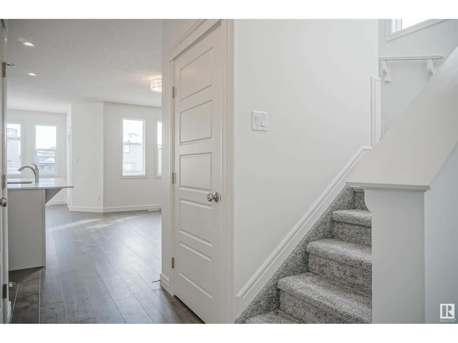 Stony Plain, Alberta — Stony Plain, Alberta - Photo 3 of 27