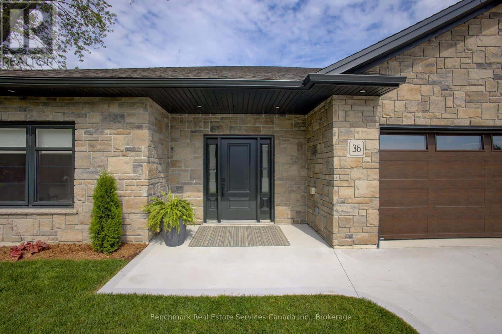 26 - 1182 QUEEN STREET — Kincardine, Ontario - Photo 4 of 45