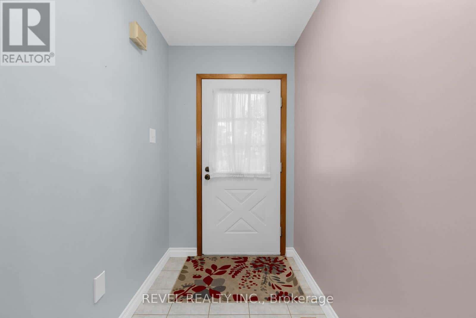 Barrie (Sunnidale), Ontario — Barrie (Sunnidale), Ontario - Photo 4 of 47