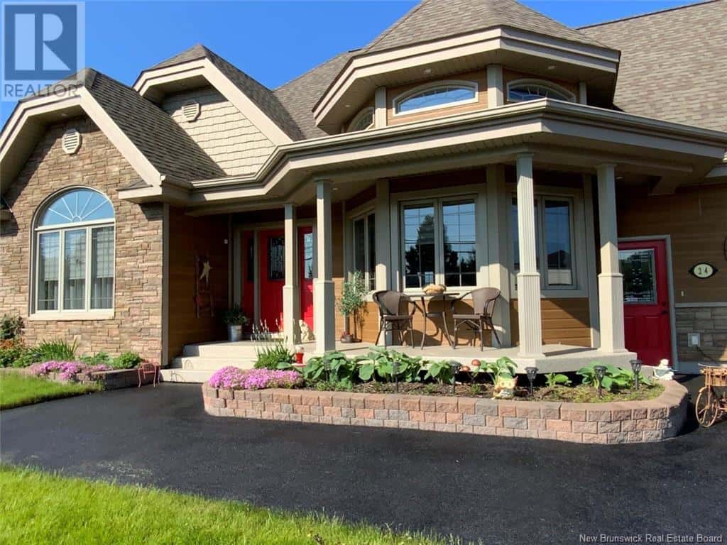 24 Principale Street — Saint-Basile, New Brunswick - Photo 2 of 32