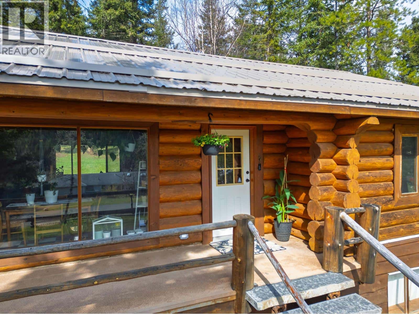 5172 KALLUM DRIVE — 108 Mile Ranch, British Columbia - Photo 4 of 38