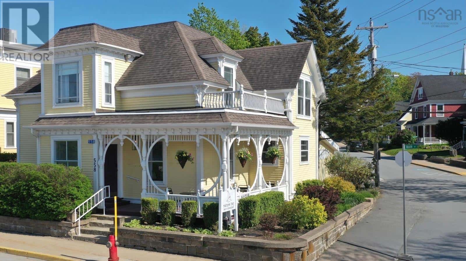 Mahone Bay, Nova Scotia — Mahone Bay, Nova Scotia - Photo 3 of 100