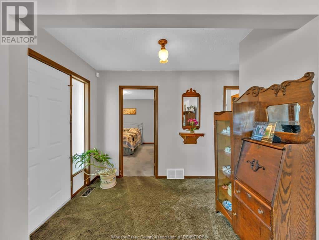 1121 Mersea Road 1 — Leamington, Ontario - Photo 2 of 50