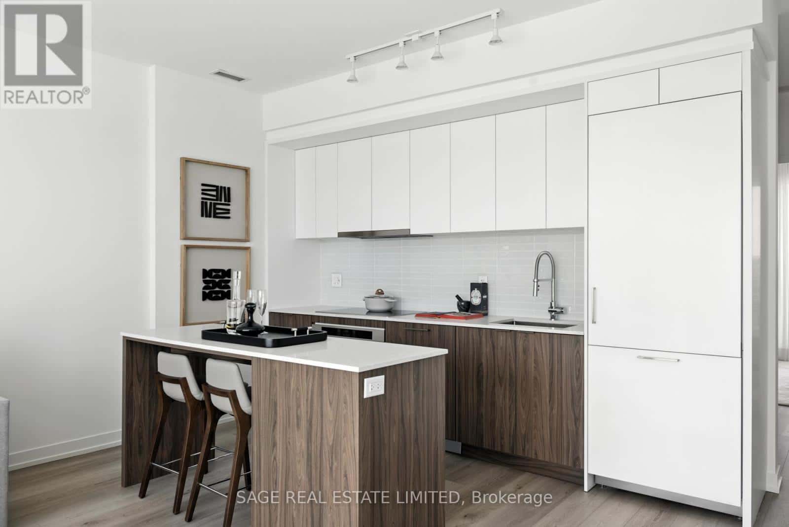 808 - 863 ST CLAIR AVENUE W — Toronto (Wychwood), Ontario - Photo 5 of 27