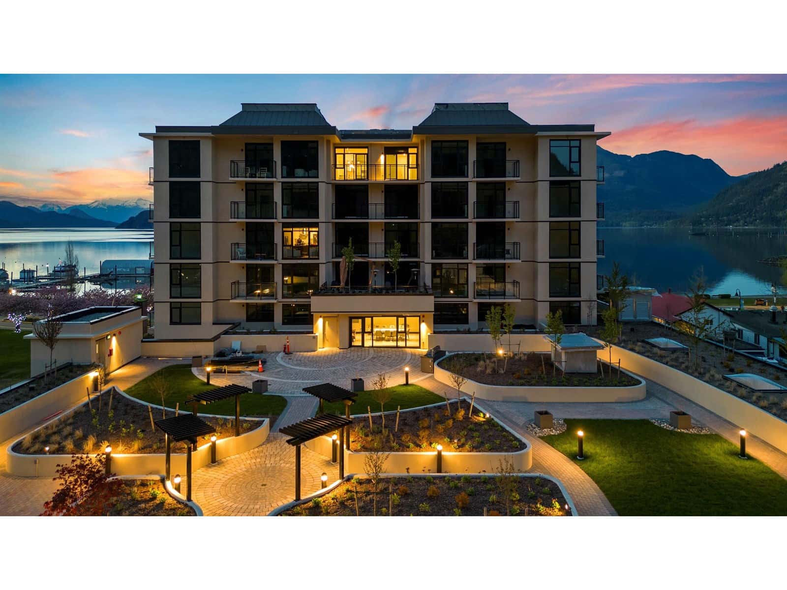 309 120 ESPLANADE AVENUE, Harrison Hot Springs — Harrison Hot Springs, British Columbia - Photo 3 of 26