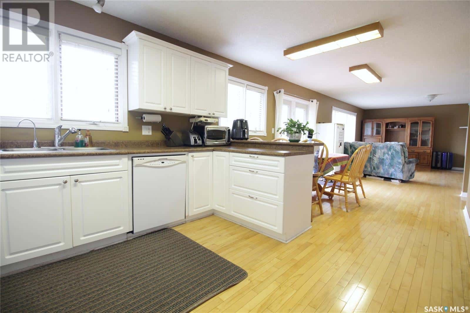 311 Pelly STREET — Rocanville, Saskatchewan - Photo 4 of 22