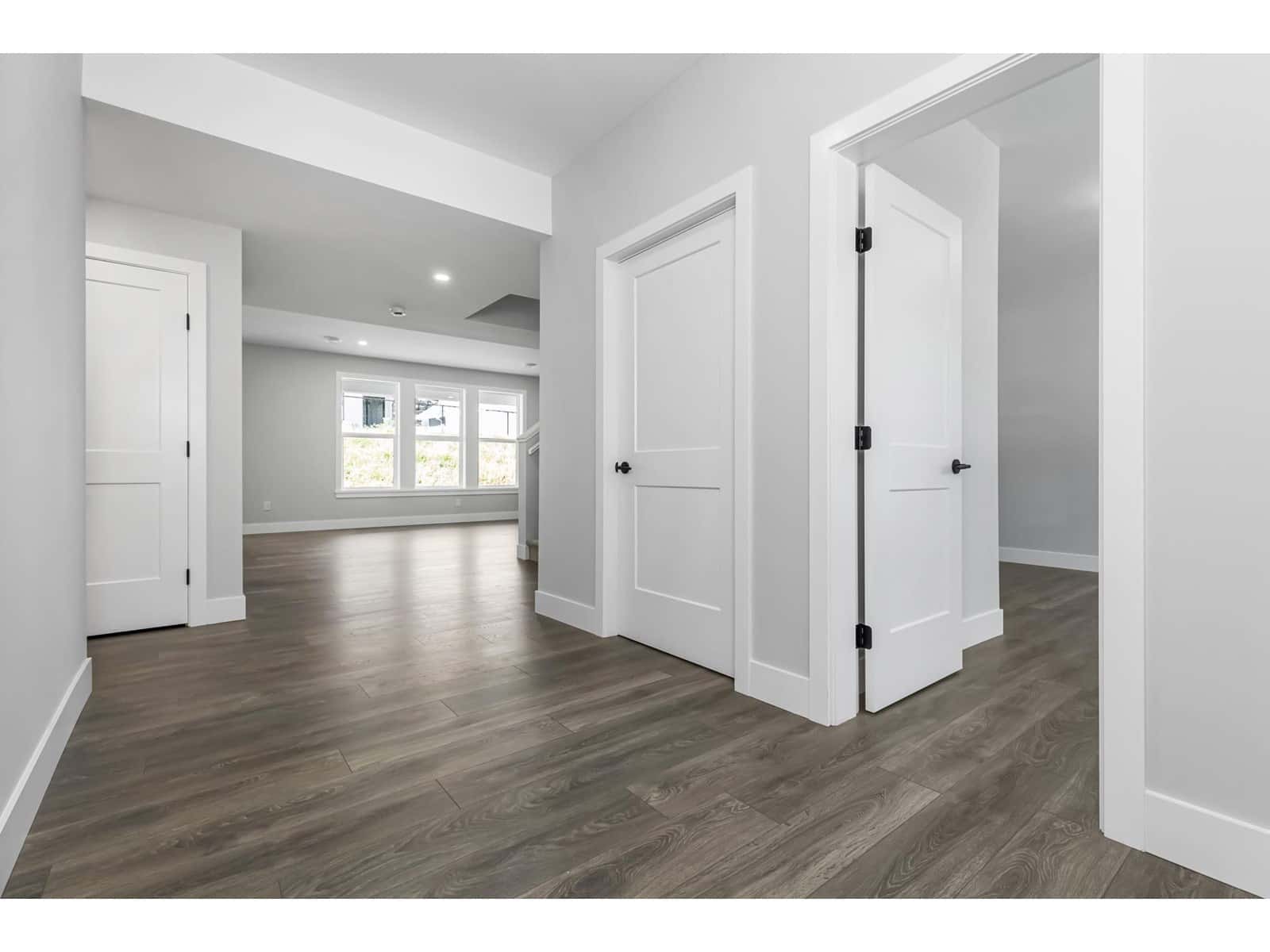 1949 SPARROW HAWK PLACE, Mt Woodside — Agassiz, British Columbia - Photo 2 of 40