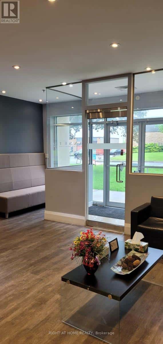 3 - 300 SUPERTEST ROAD — Toronto (York University Heights), Ontario - Photo 3 of 62