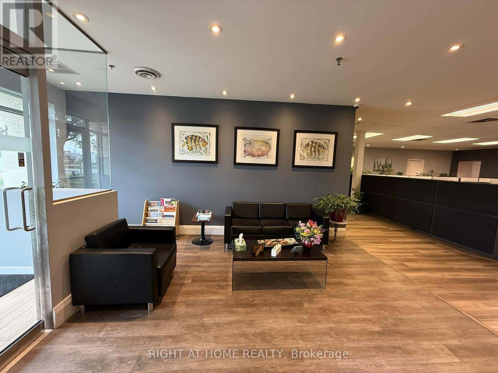 3 - 300 SUPERTEST ROAD — Toronto (York University Heights), Ontario - Photo 4 of 62