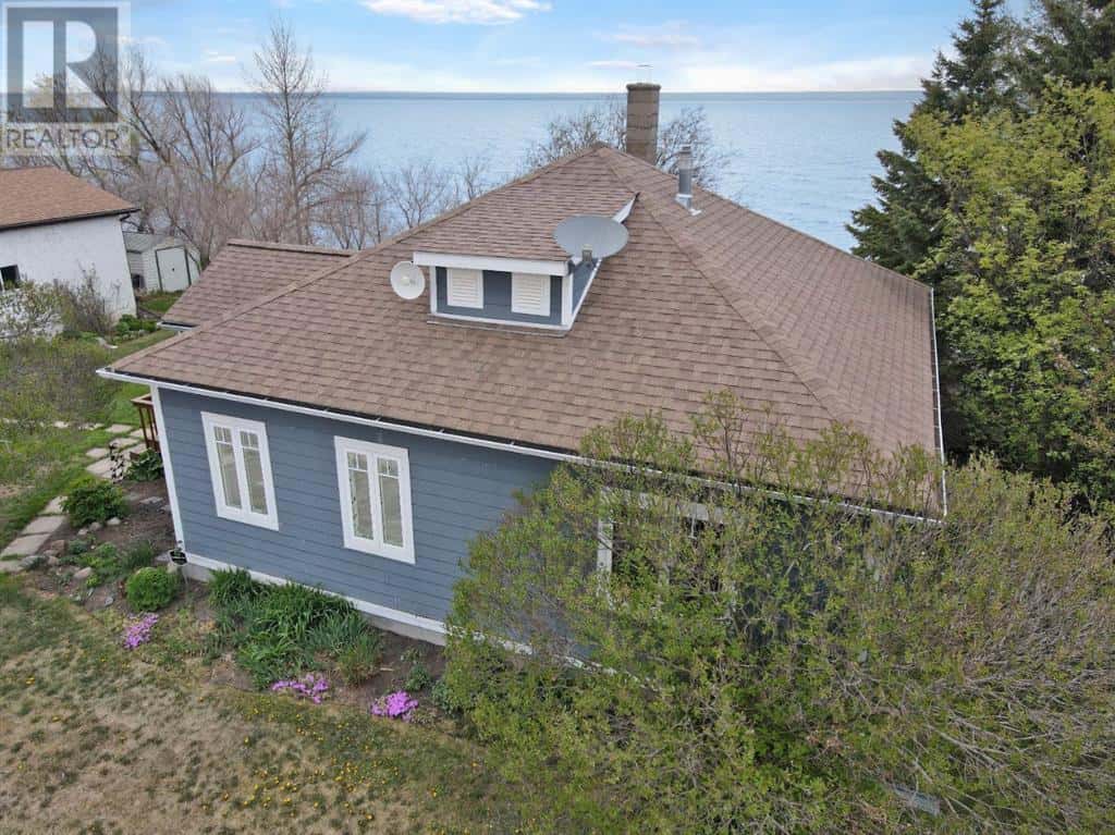 75 Peace River Avenue — Joussard, Alberta - Photo 3 of 43