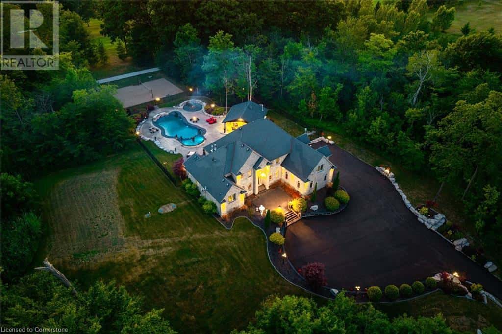 2600 MAPLE Street — Pelham, Ontario - Photo 3 of 42