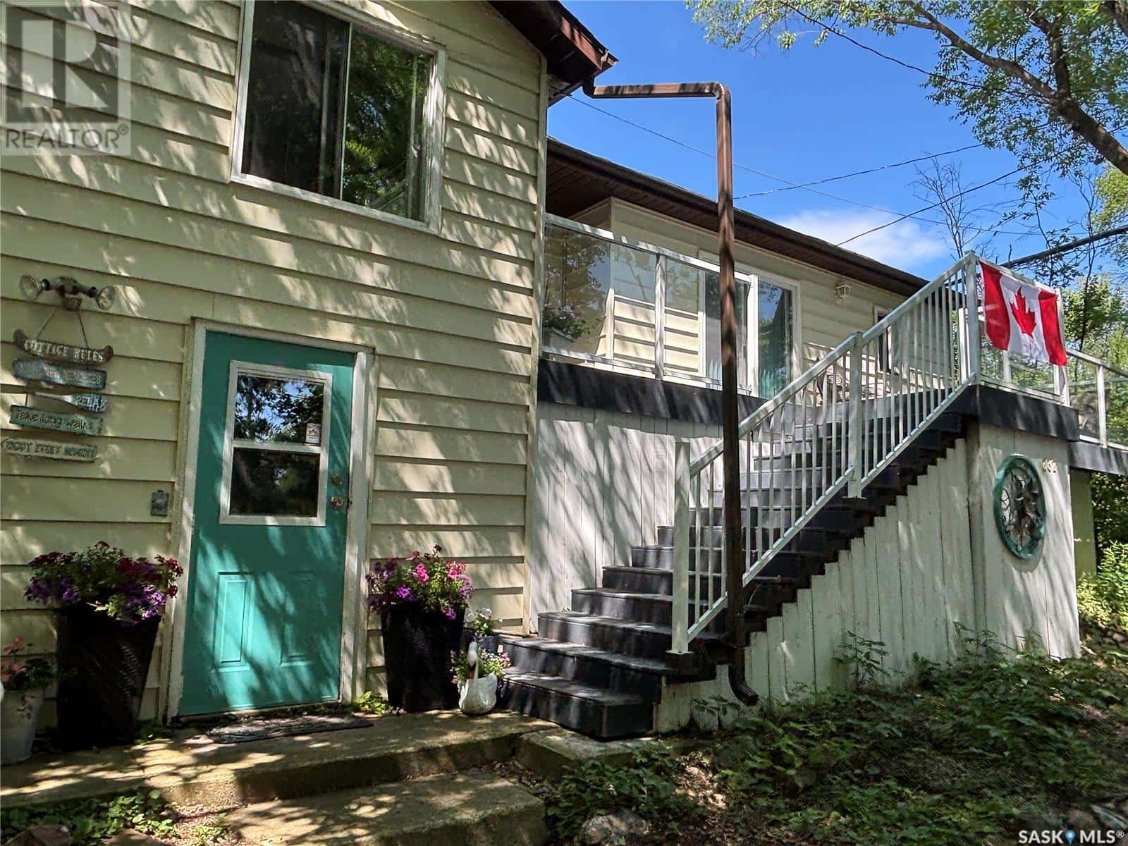 232 Green AVENUE — Regina Beach, Saskatchewan - Photo 3 of 38