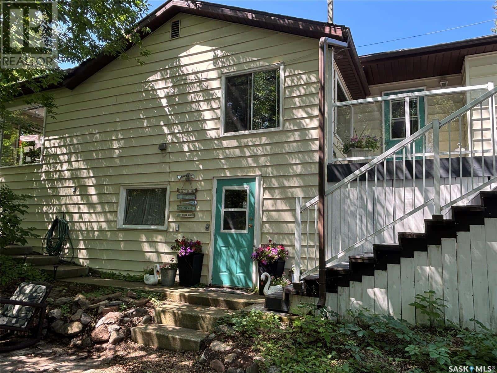 232 Green AVENUE — Regina Beach, Saskatchewan - Photo 2 of 38