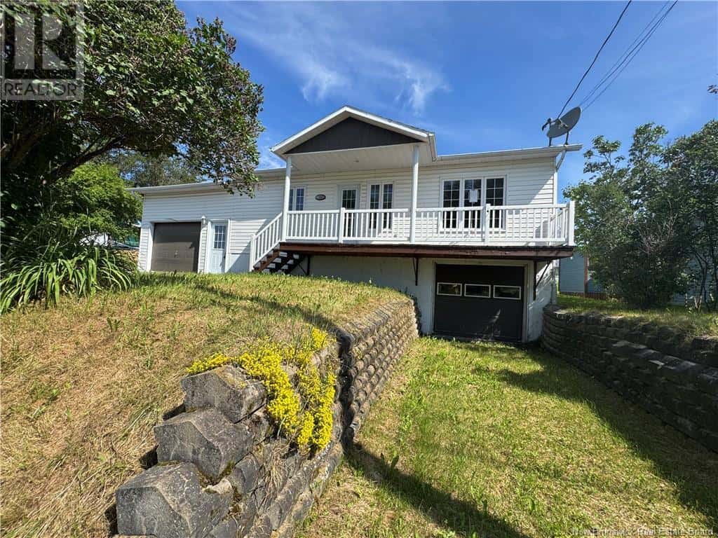 10 St-Paul Street — Kedgwick, New Brunswick - Photo 2 of 20