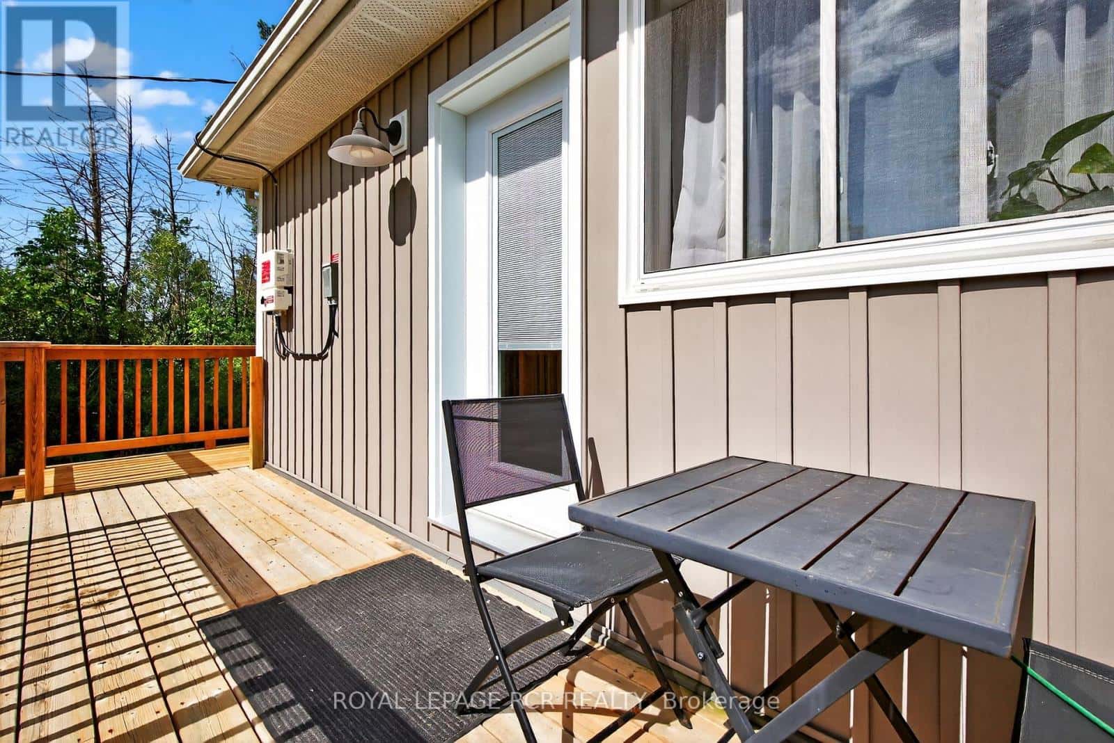 8 MUSTARD STREET — Uxbridge, Ontario - Photo 5 of 50