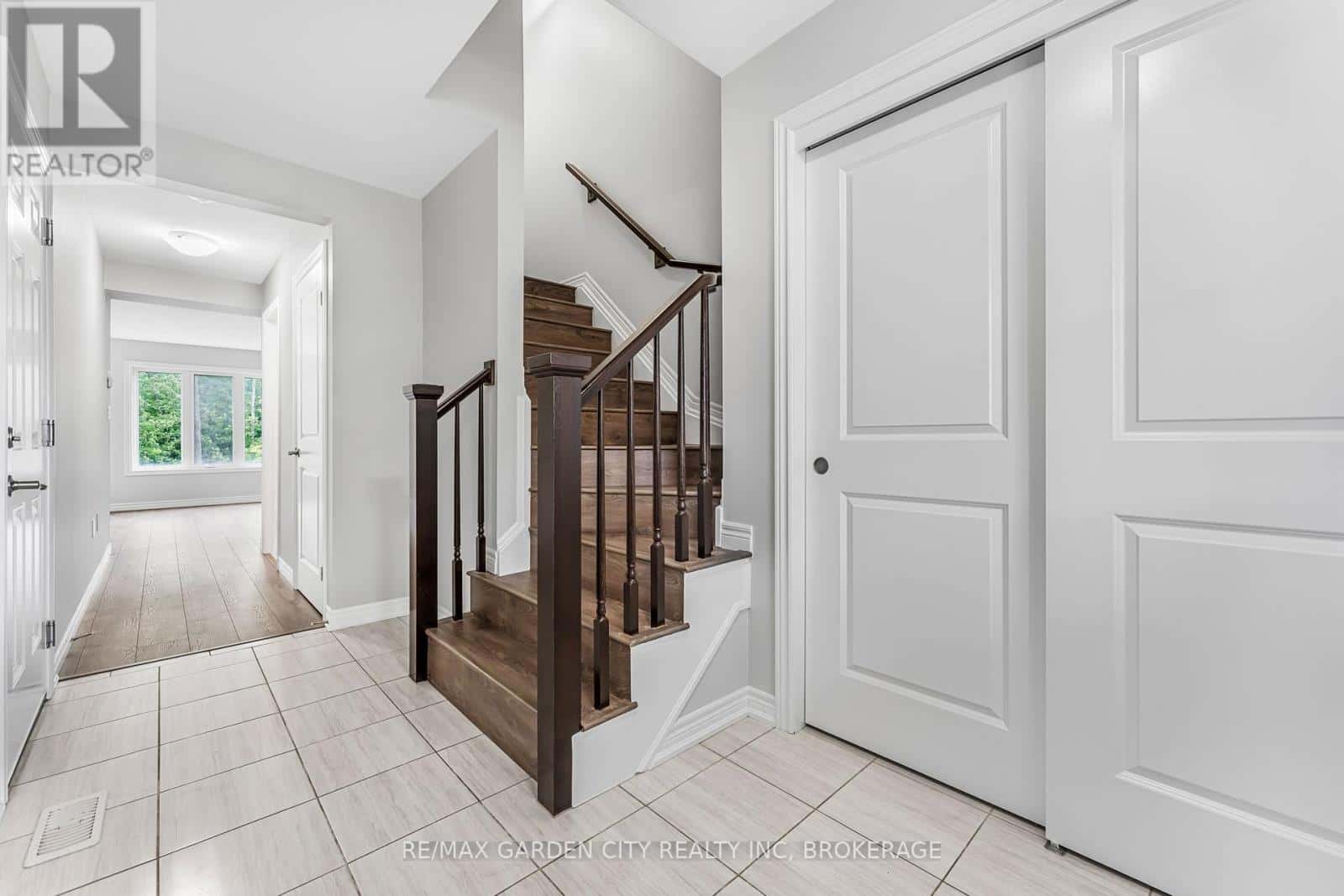 4 - 340 PROSPECT POINT ROAD N — Fort Erie (Ridgeway), Ontario - Photo 4 of 32