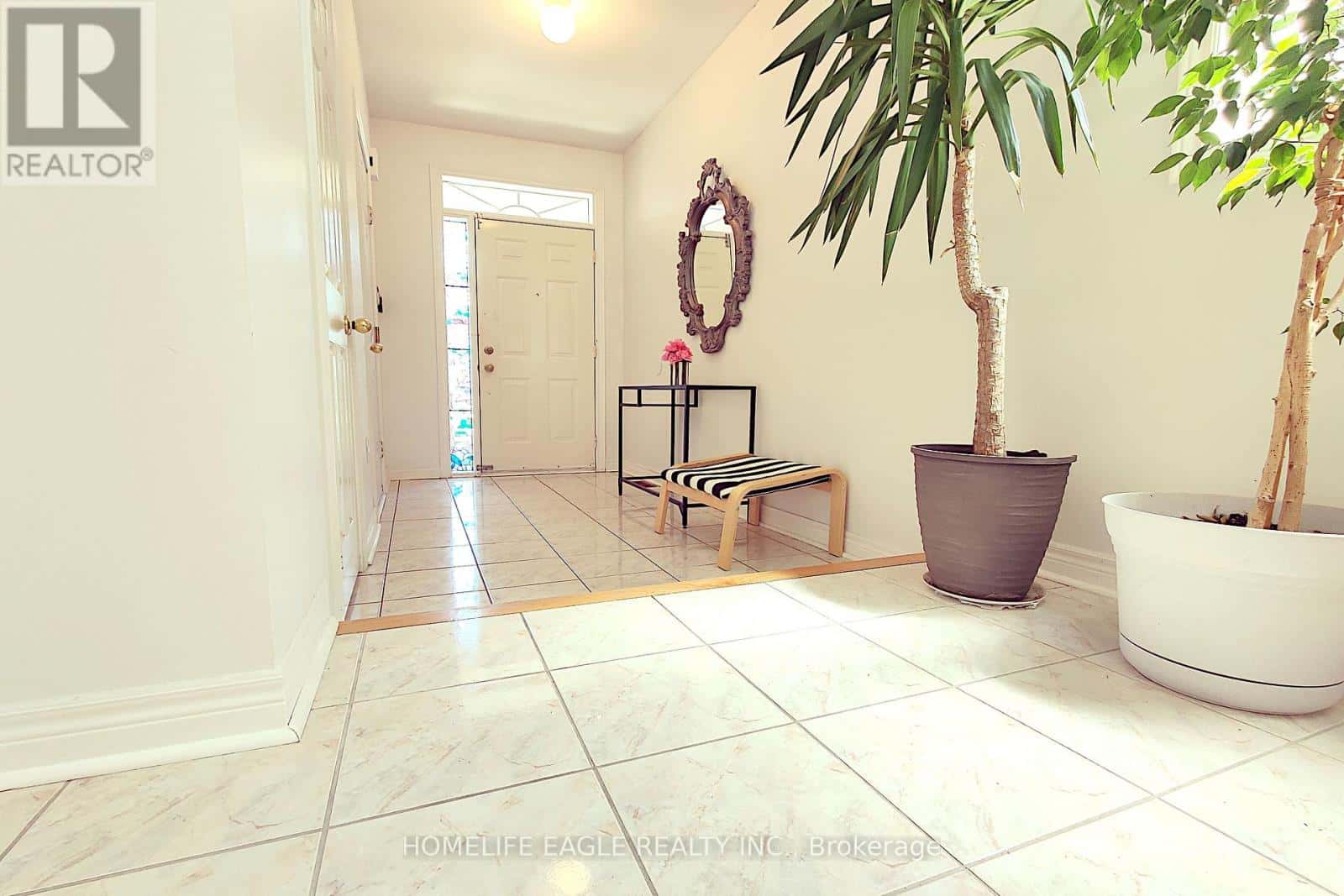 12 INDIGO STREET — Richmond Hill (Rouge Woods), Ontario - Photo 4 of 31