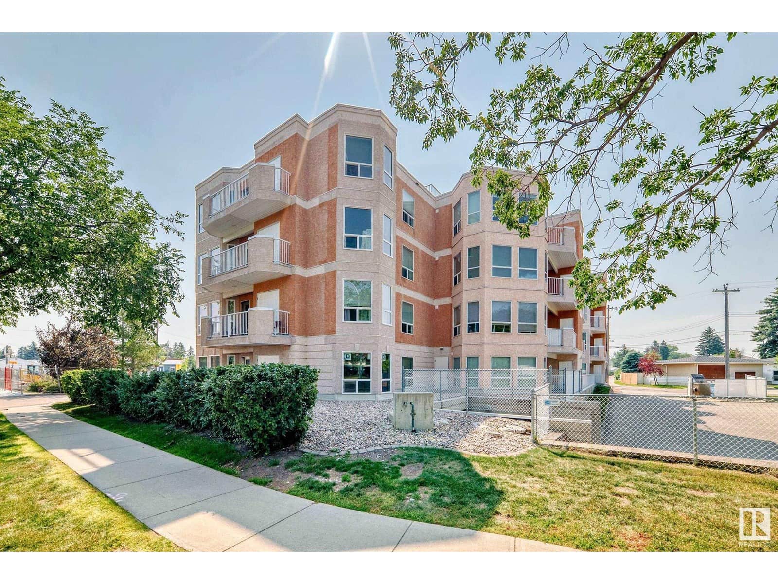 #410 9120 156 ST NW - Photo 2 of 19, Edmonton, Alberta