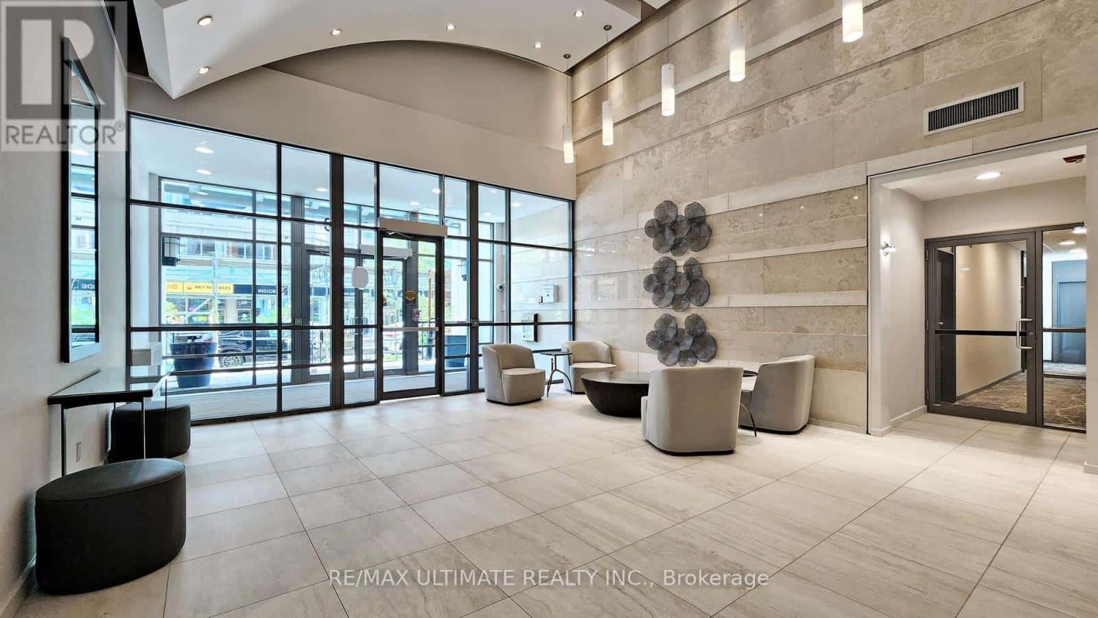 905 - 18 SPRING GARDEN AVENUE — Toronto (Willowdale East), Ontario - Photo 4 of 28