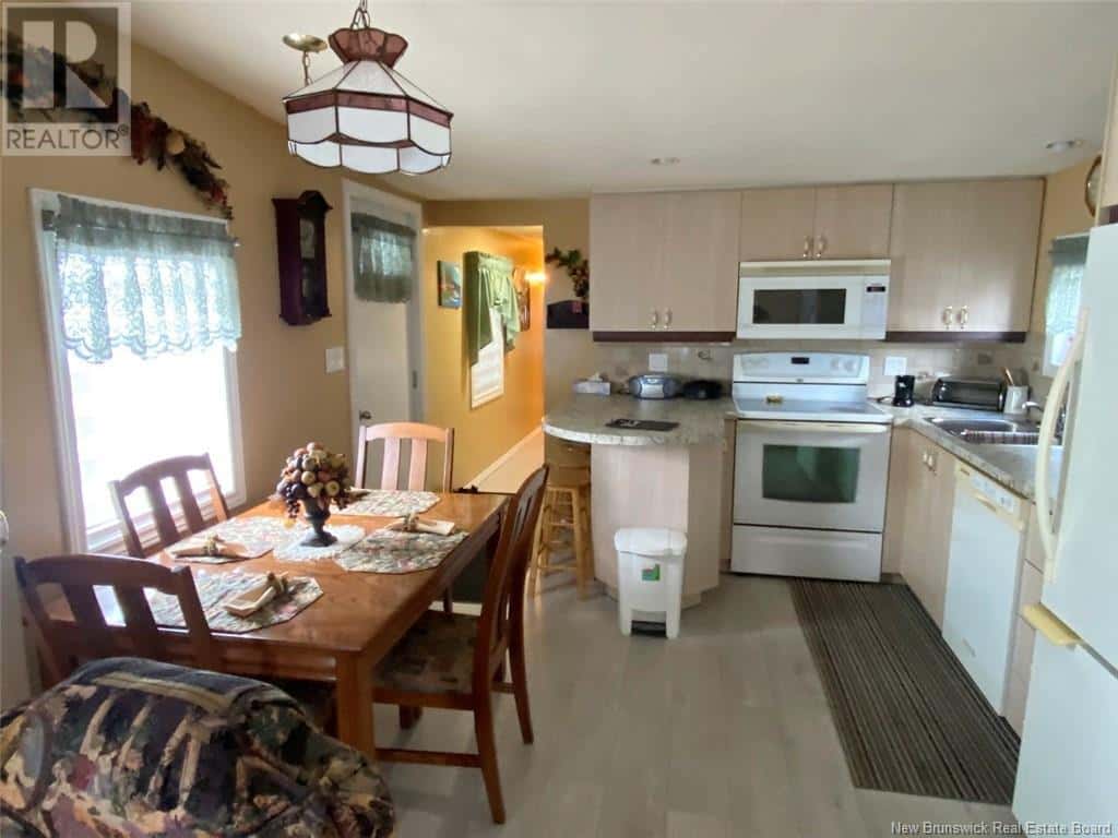 4 Gagnon Avenue — Edmundston, New Brunswick - Photo 2 of 28