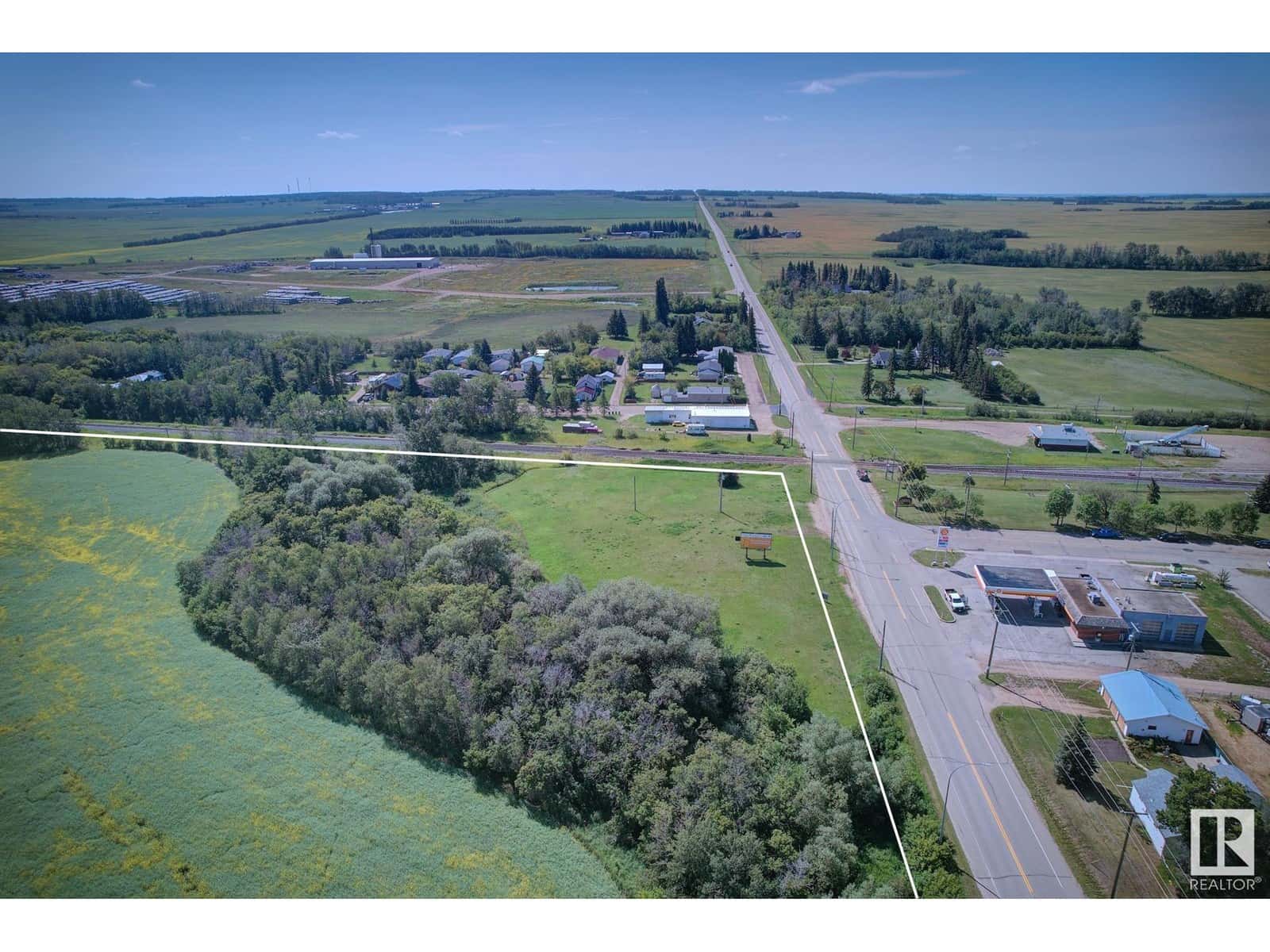 4715 & 4803 48 ST — Bruderheim, Alberta - Photo 5 of 9