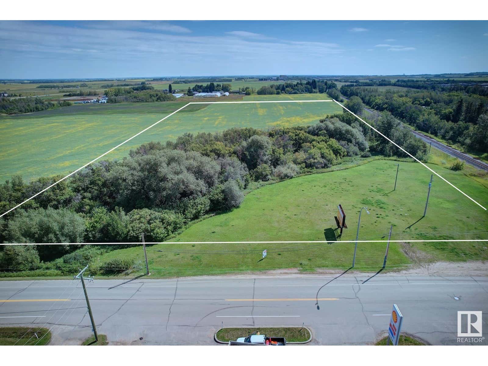 4715 & 4803 48 ST — Bruderheim, Alberta - Photo 2 of 9