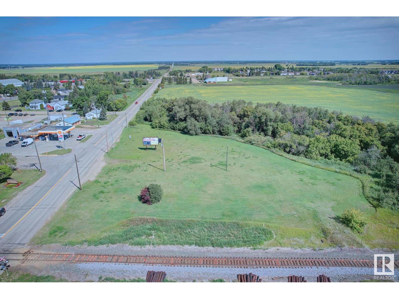 4715 & 4803 48 ST — Bruderheim, Alberta - Photo 3 of 9