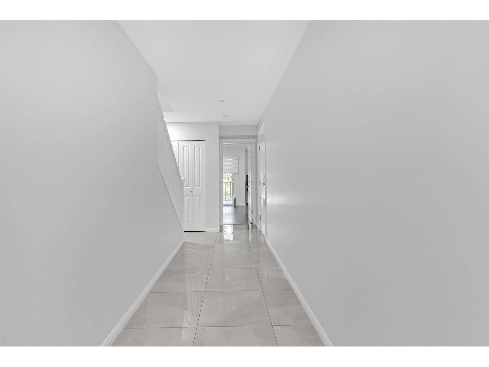 186 12040 68 AVENUE — Surrey, British Columbia - Photo 2 of 21