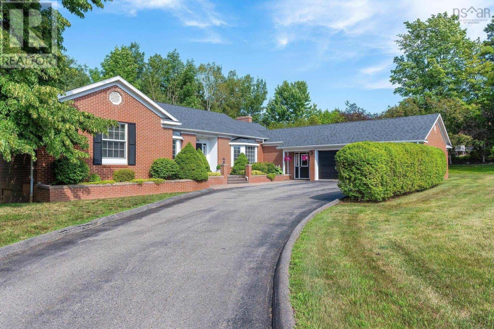 Kentville, Nova Scotia — Kentville, Nova Scotia - Photo 2 of 100