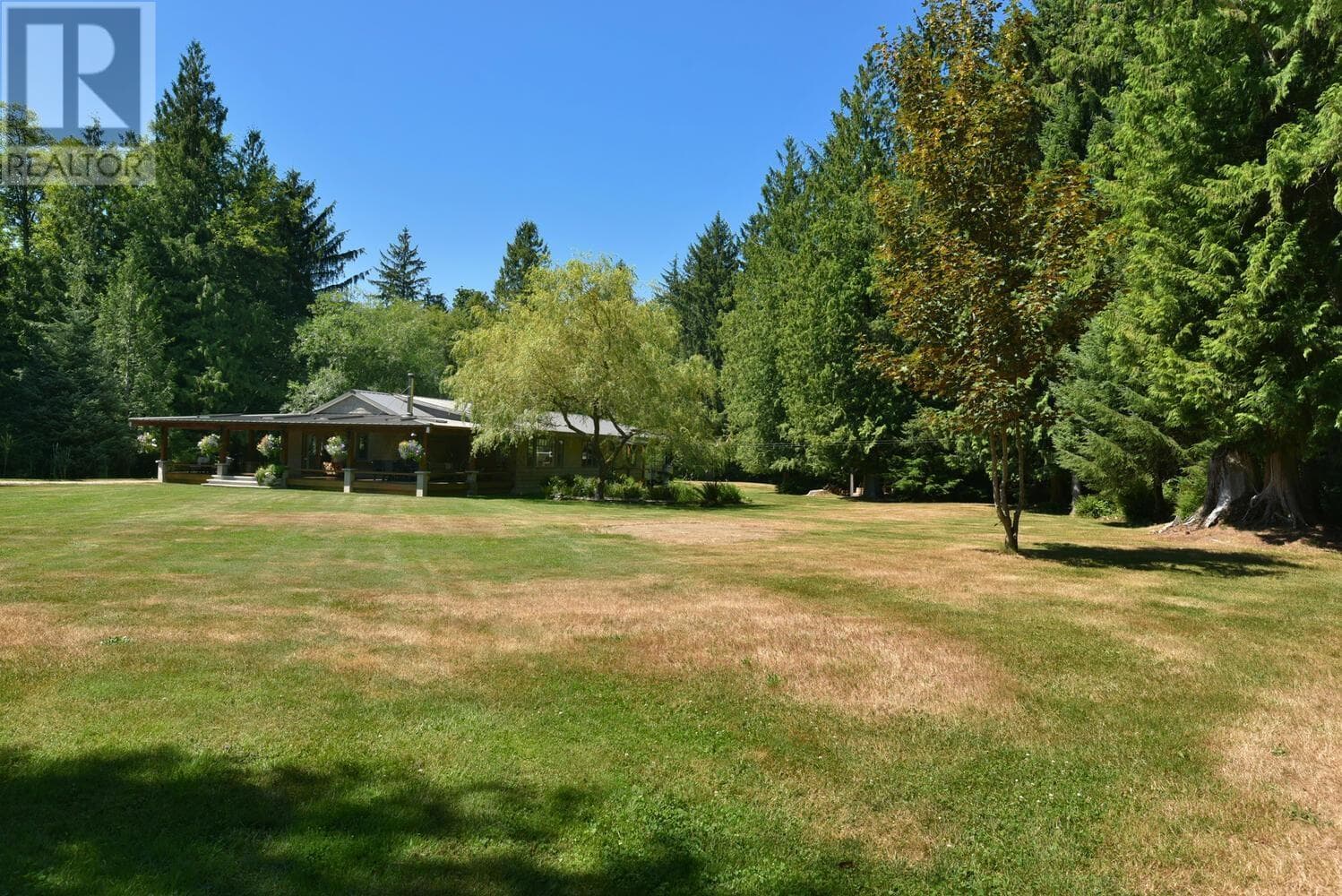 13578 SUNSHINE COAST HIGHWAY — Madeira Park, British Columbia - Main photo