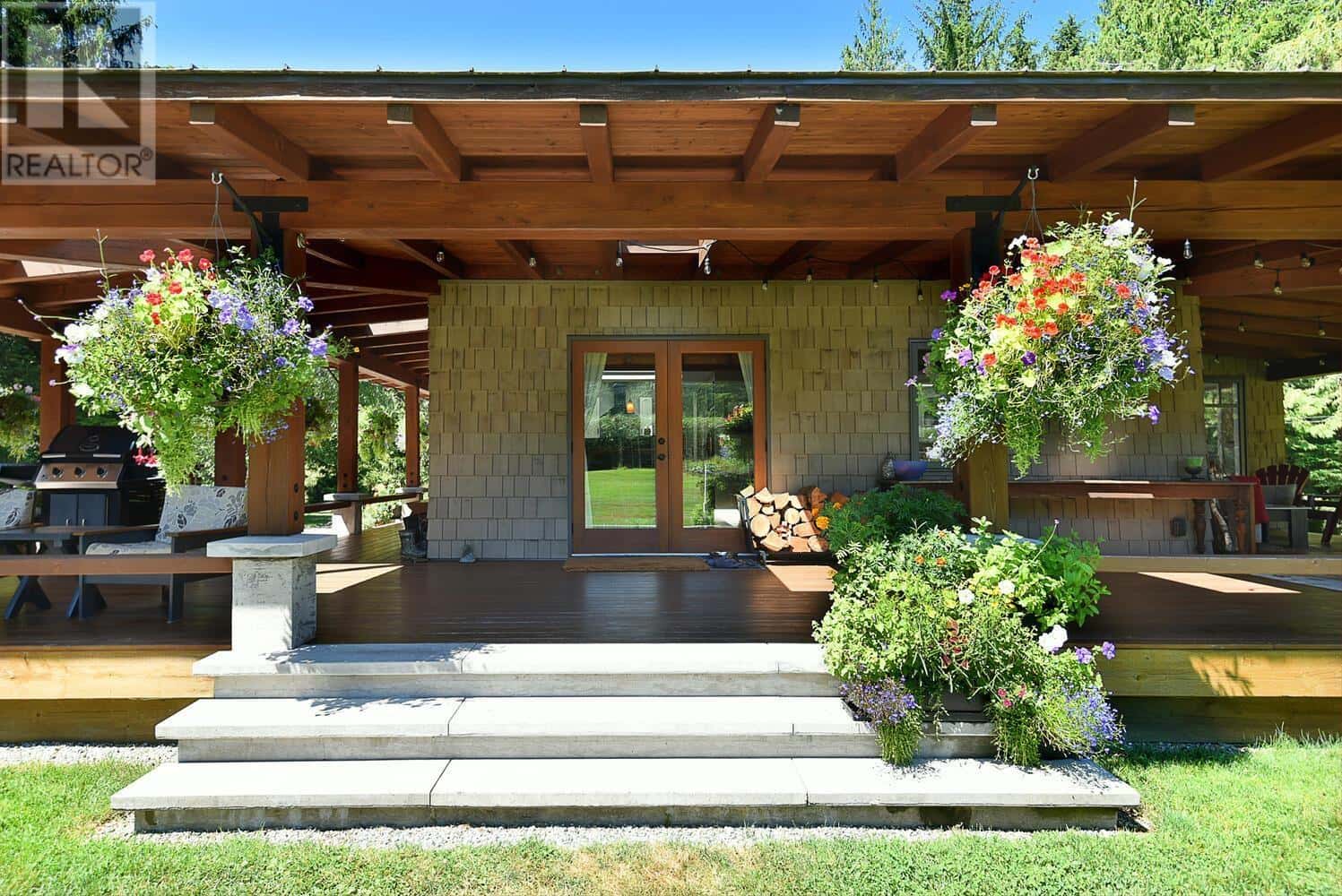 13578 SUNSHINE COAST HIGHWAY — Madeira Park, British Columbia - Photo 4 of 40