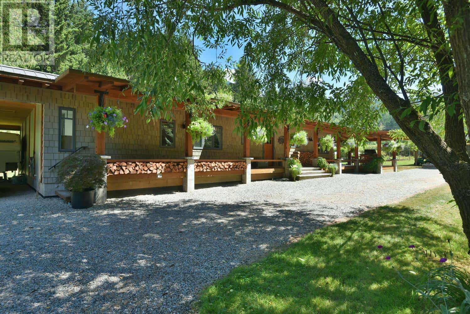 13578 SUNSHINE COAST HIGHWAY — Madeira Park, British Columbia - Photo 5 of 40