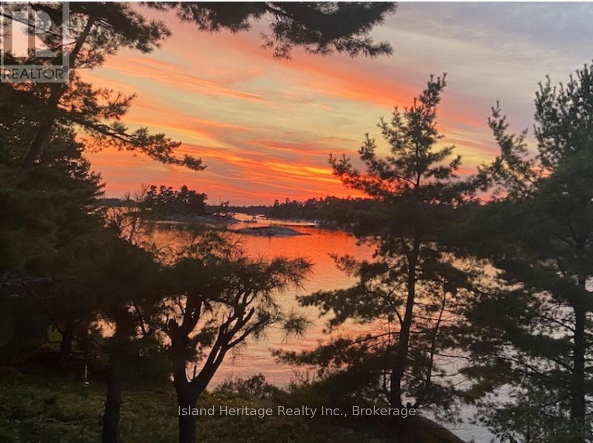 1915 GEORGIAN BAY ISLAND — The Archipelago (Archipelago North), Ontario - Main photo