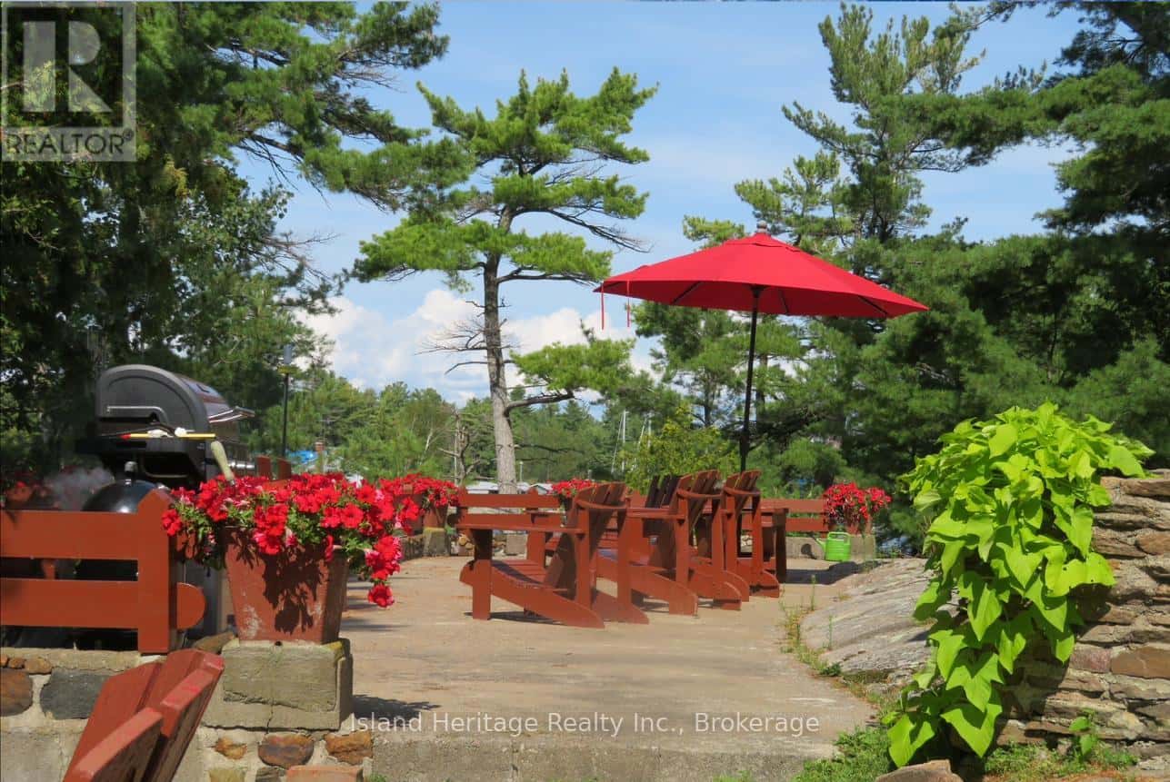 1915 GEORGIAN BAY ISLAND — The Archipelago (Archipelago North), Ontario - Photo 2 of 34