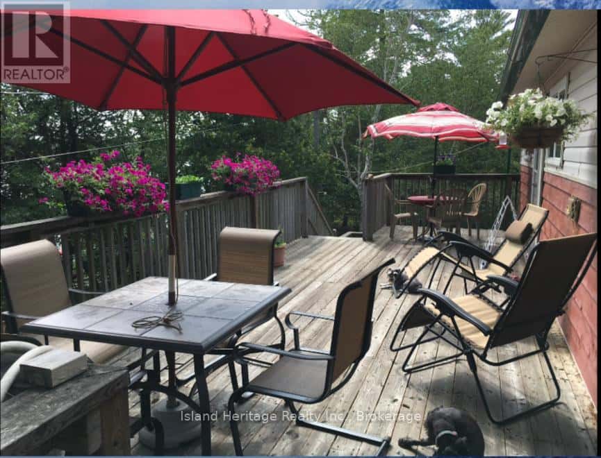 1915 GEORGIAN BAY ISLAND — The Archipelago (Archipelago North), Ontario - Photo 3 of 34