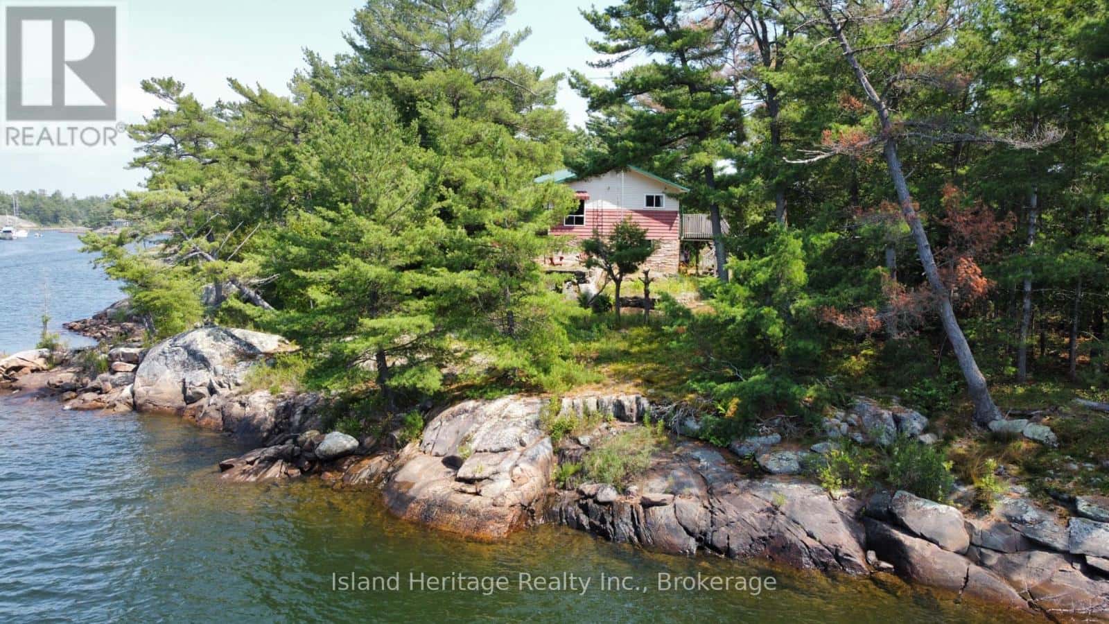 1915 GEORGIAN BAY ISLAND — The Archipelago (Archipelago North), Ontario - Photo 5 of 34