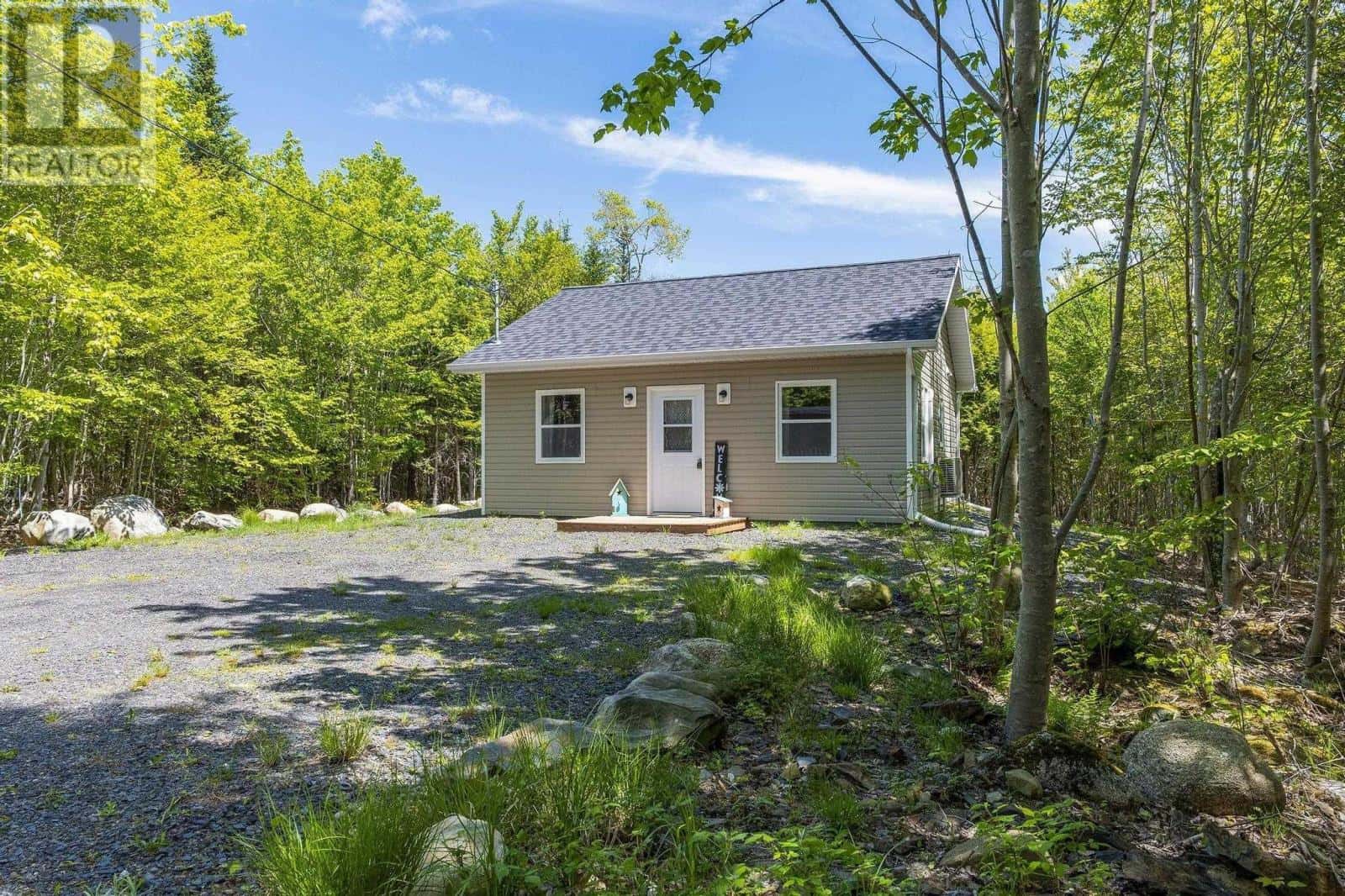 38 Joseph Street — Labelle, Nova Scotia - Photo 2 of 50