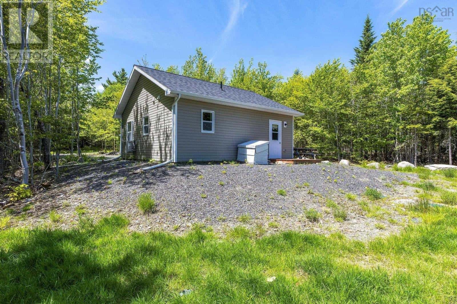 38 Joseph Street — Labelle, Nova Scotia - Photo 4 of 50