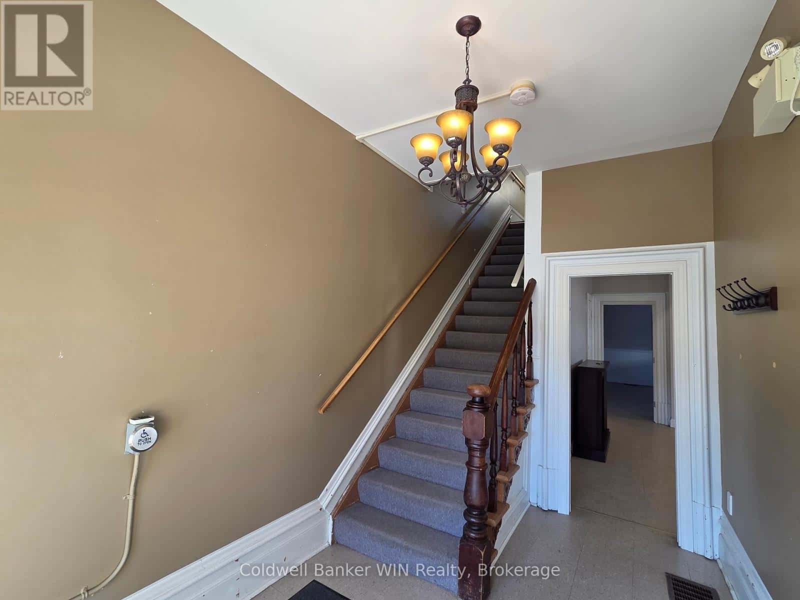 135 FERGUS STREET S — Wellington North (Mount Forest), Ontario - Photo 4 of 50