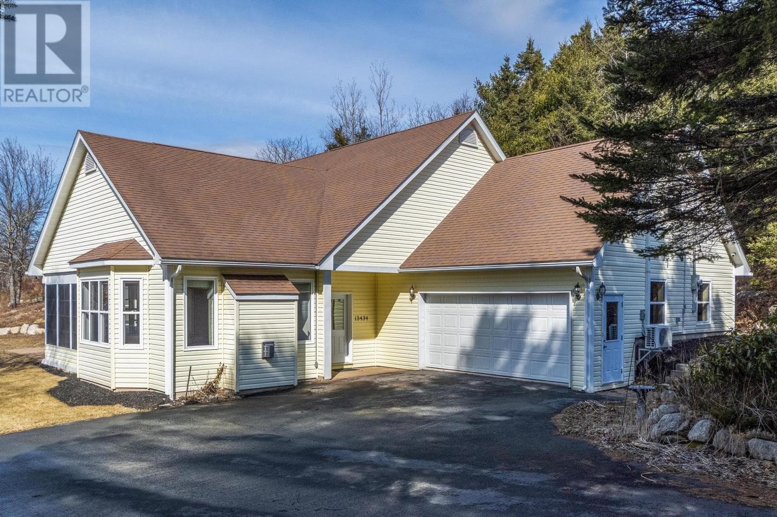 13434 Peggy's Cove Road — Upper Tantallon, Nova Scotia - Main photo