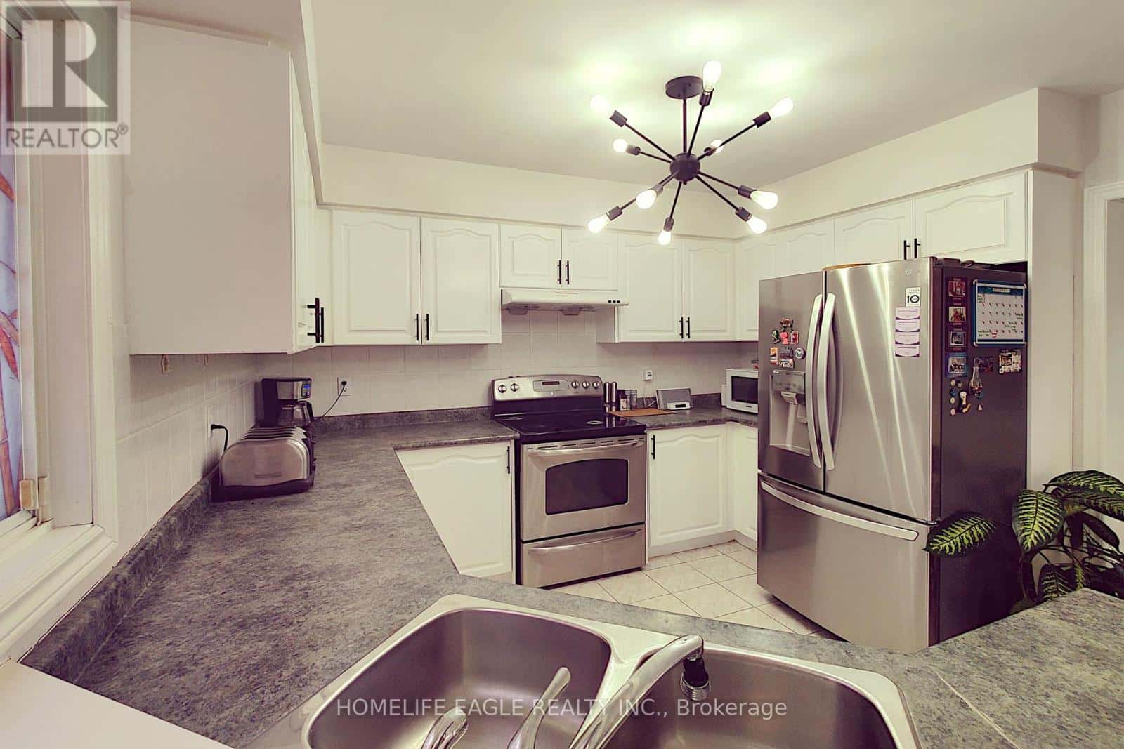 12 INDIGO STREET — Richmond Hill (Rouge Woods), Ontario - Photo 5 of 31