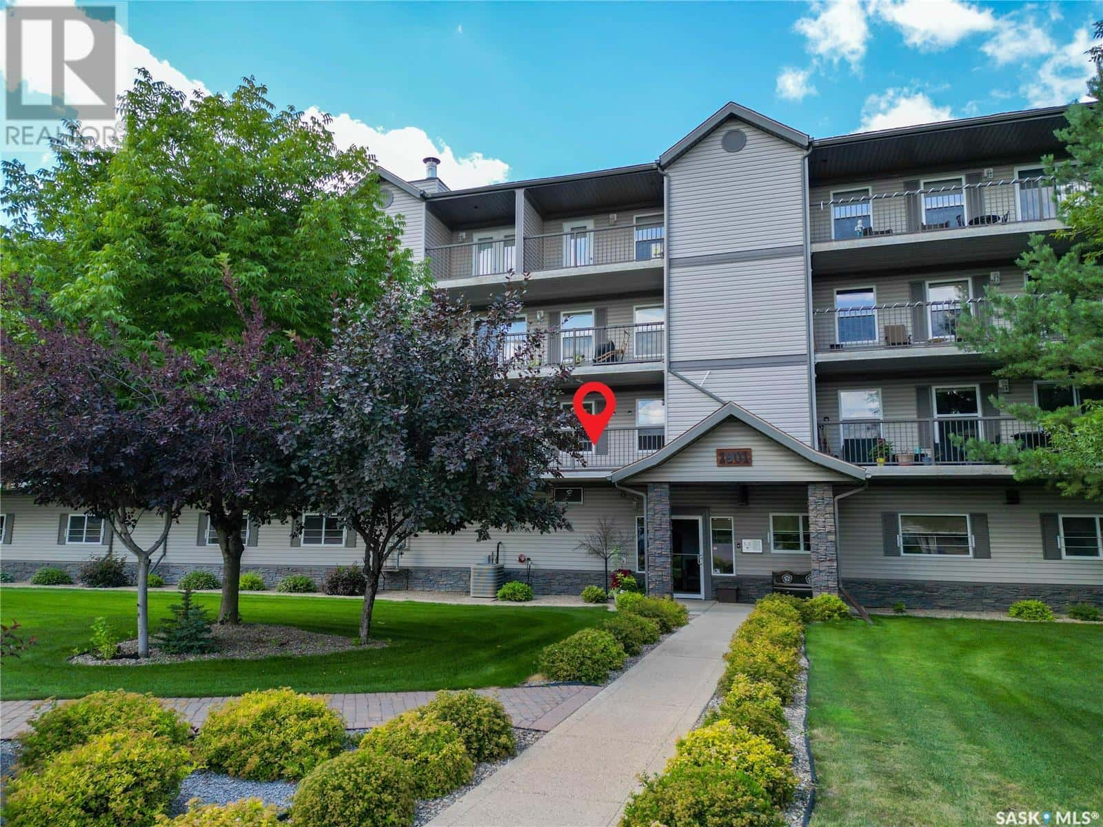 201 1901 1 1/2 AVENUE W