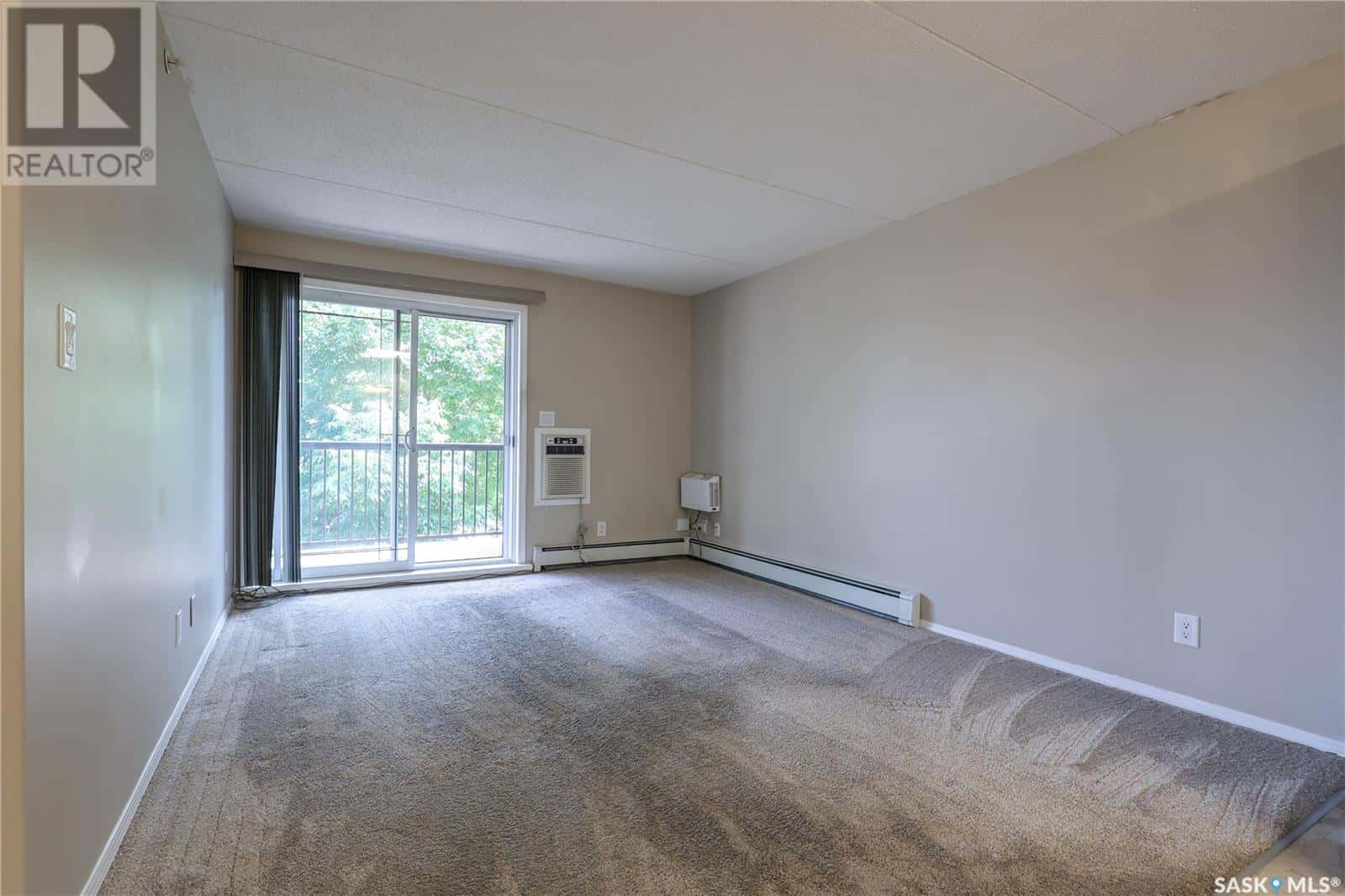 201 1901 1 1/2 AVENUE W — Prince Albert, Saskatchewan - Photo 2 of 41