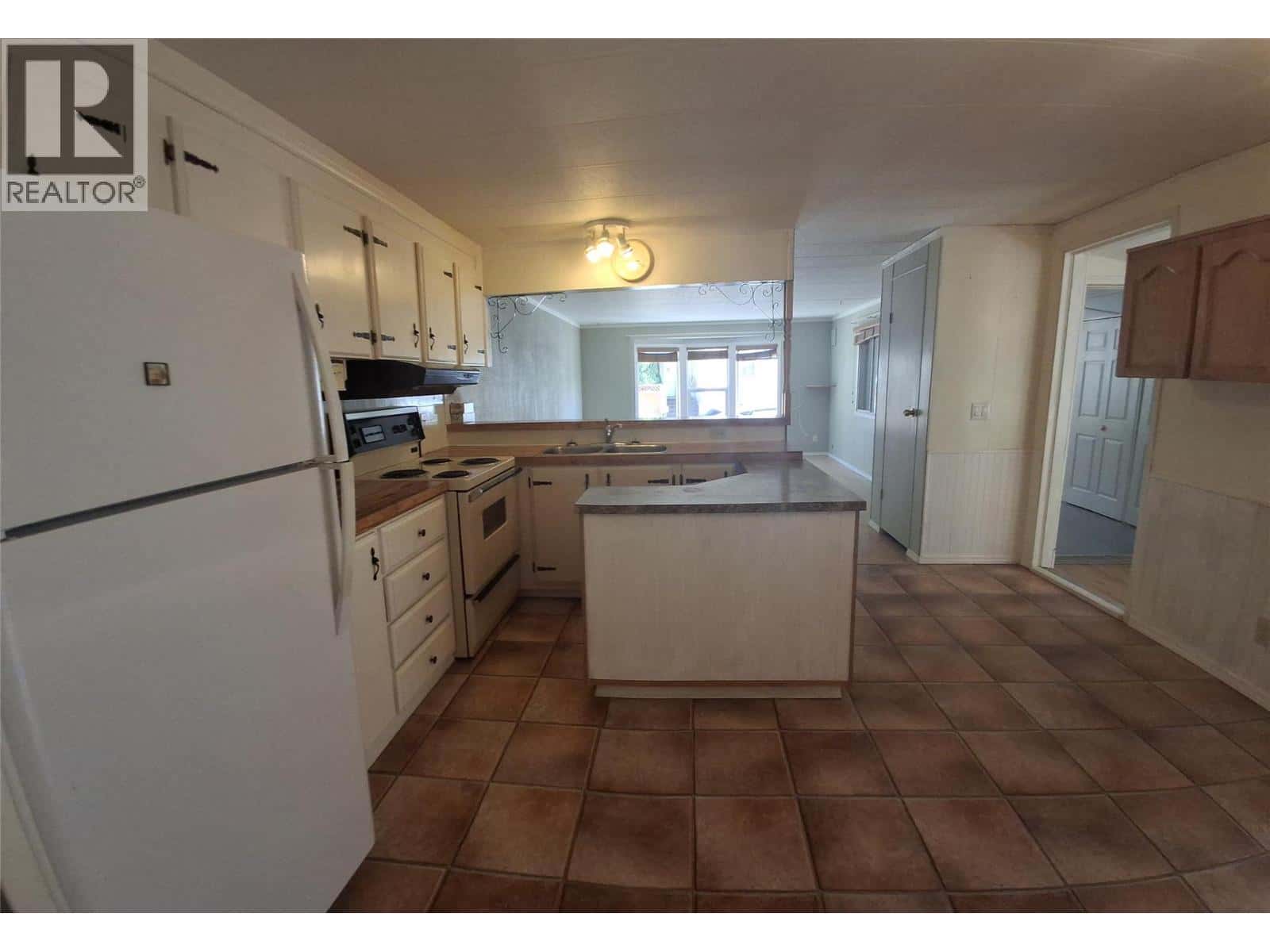 566 Coburn Street Unit# 10 — Chase, British Columbia - Photo 4 of 27