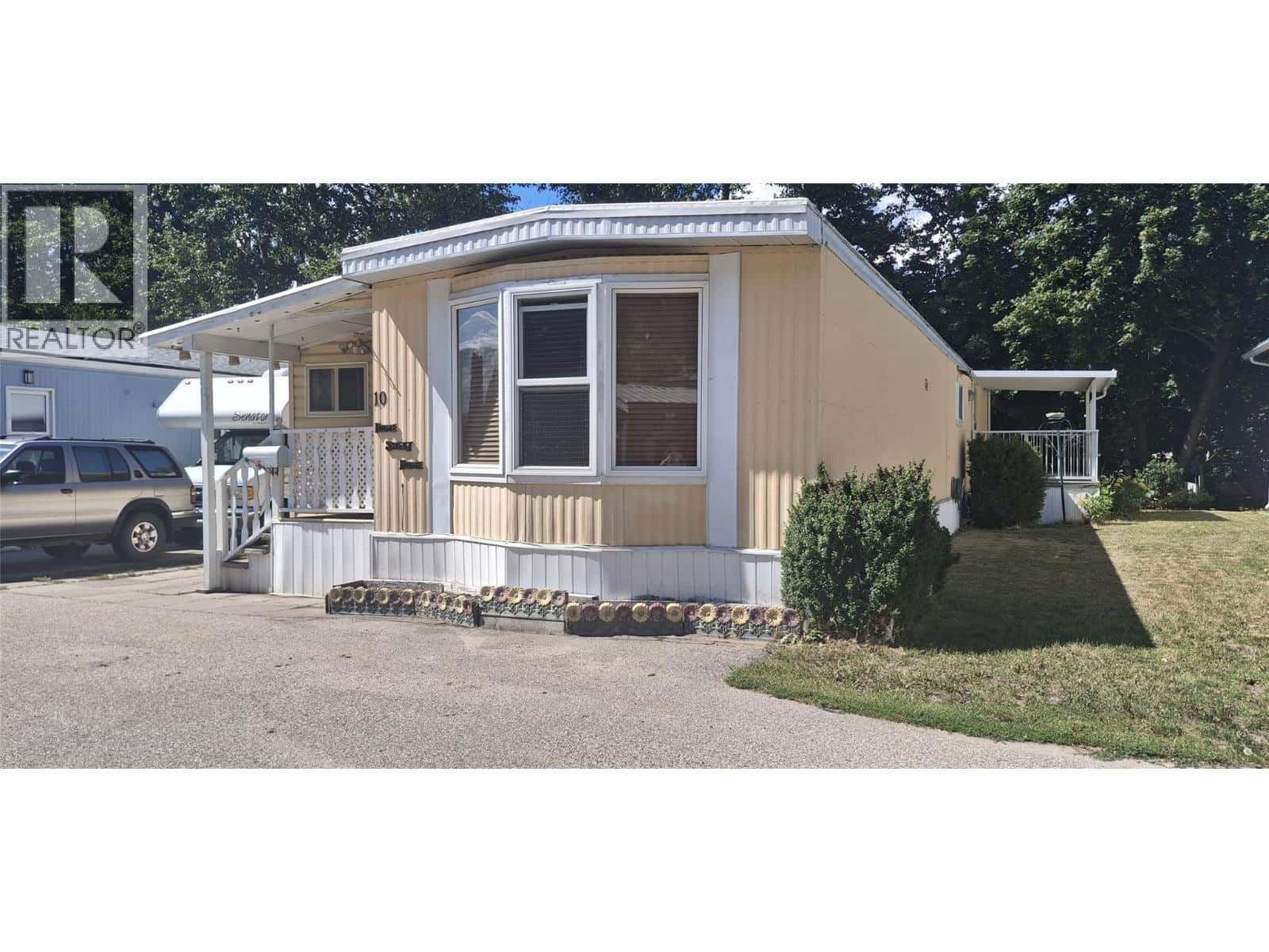 566 Coburn Street Unit# 10 — Chase, British Columbia - Photo 2 of 27